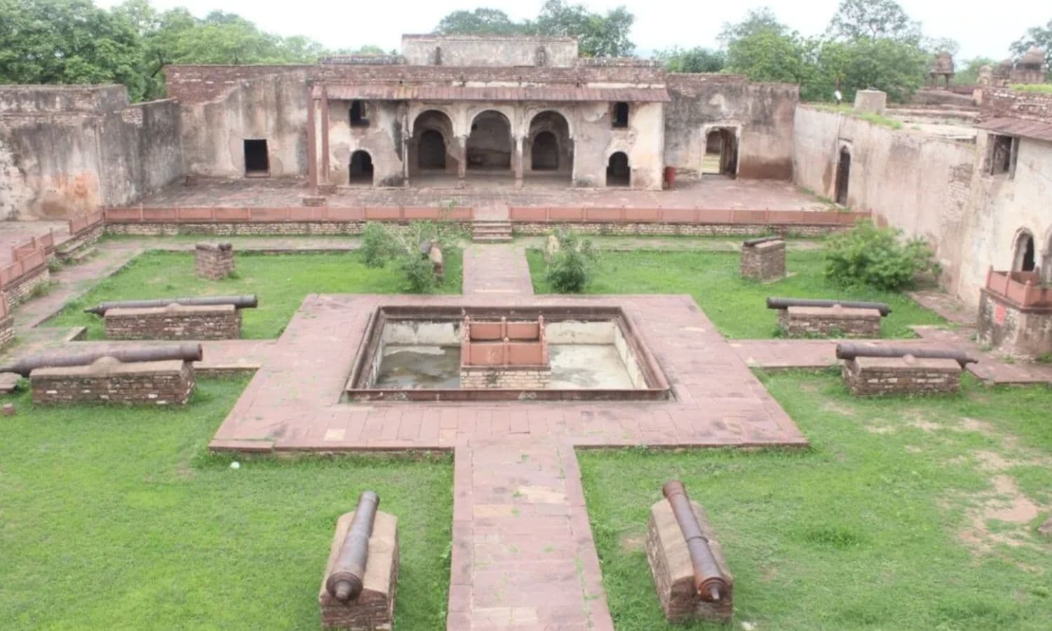Shivpuri Historical Cannon Theft: 400 साल पुरानी तोप चोरी केस में बड़ा अपडेट, आरोपी की सूचना देने वाले को मिलेगा 10 हजार का इनाम