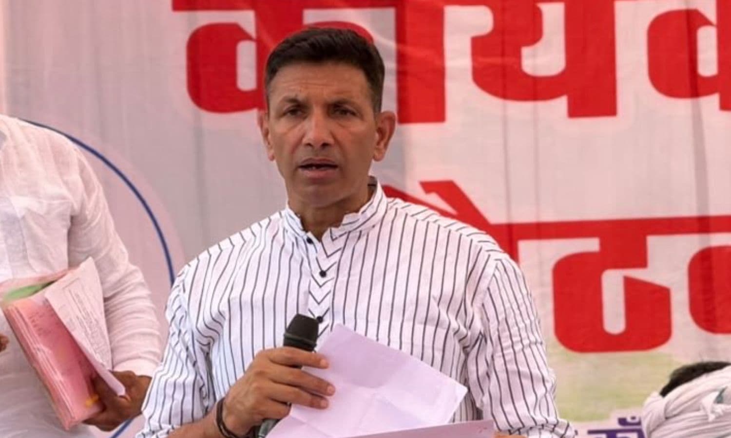 Datia By-Election: चुनाव प्रचार के दौरान जीतू पटवारी से युवक ने कहा- कांग्रेस तो राजा-महाराजाओं की पार्टी है, फिर क्या हुआ?