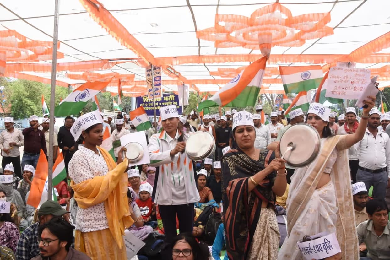 भोपाल में शिक्षक अभ्यर्थियों के अनशन से बिगड़ी तबीयत: पद बढ़ाने की मांग पर अड़े, विभाग का इनकार